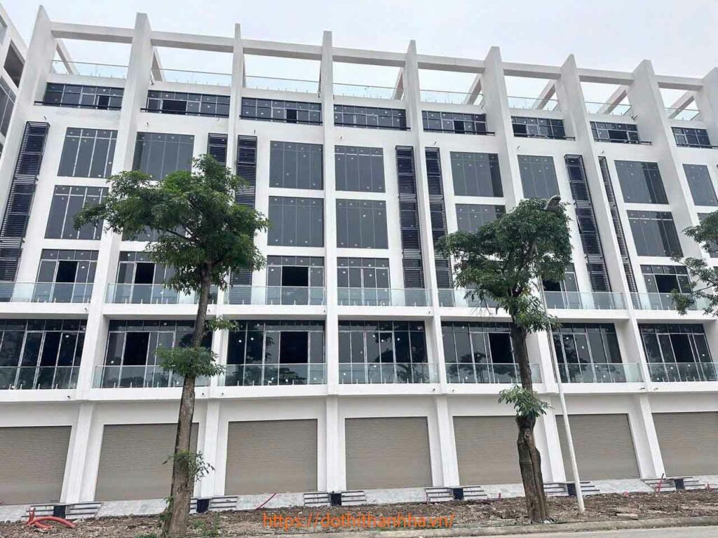 thuê liền kề thanh hà đường 25m