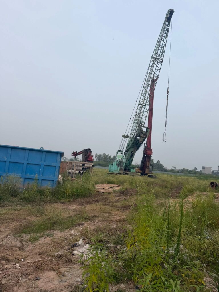 tập kết máy móc xây dựng chung cư thanh hà b1.2
